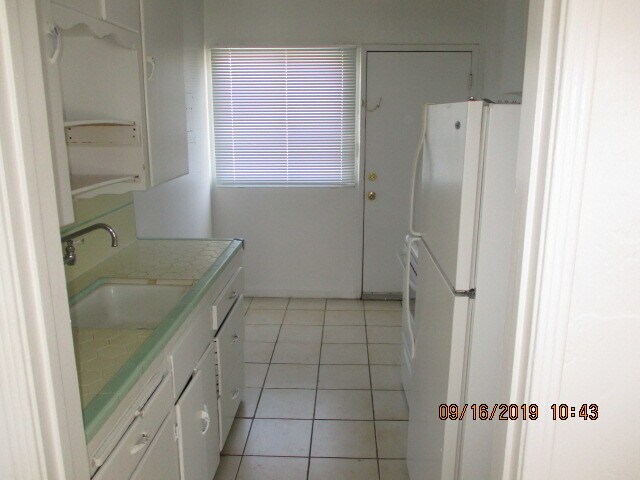 Building Photo - 221 Gass Ave