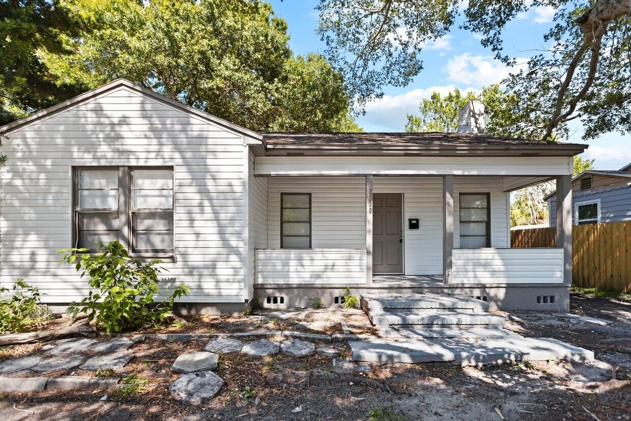 Primary Photo - Spacious 3bdrm/1bath House $1995.00 ** Fen...