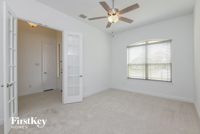 Building Photo - 2916 Kirkwood Dr