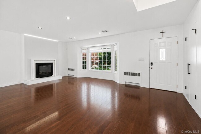 Foto del edificio - 38 Birchwood Park Dr