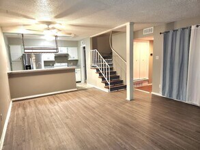 Building Photo - 5604 Boca Raton Blvd