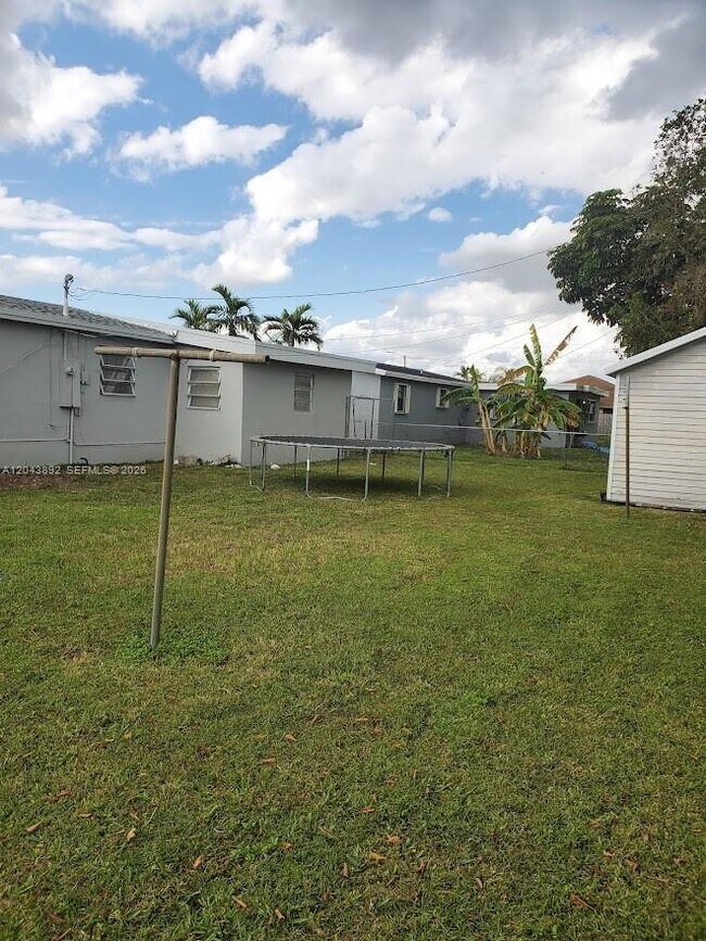 Foto del edificio - 14721 SW 104th Ave