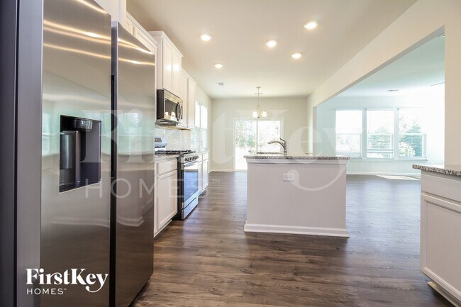 Building Photo - 412 Stonefence Dr