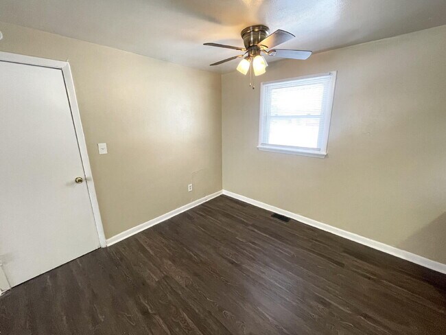 Foto del edificio - 5 Bedroom with a Bonus family/Tv Room