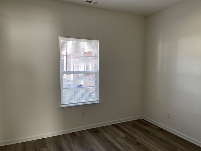 Building Photo - 7072 Somerset Springs Dr