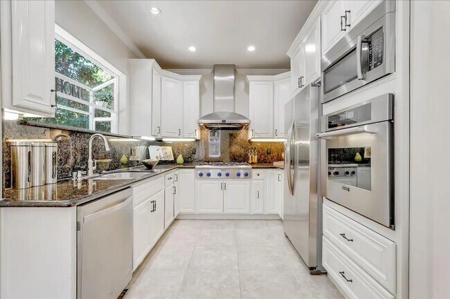 Foto del edificio - Bright 3 bedroom 2.5 Bath Home in Campbell