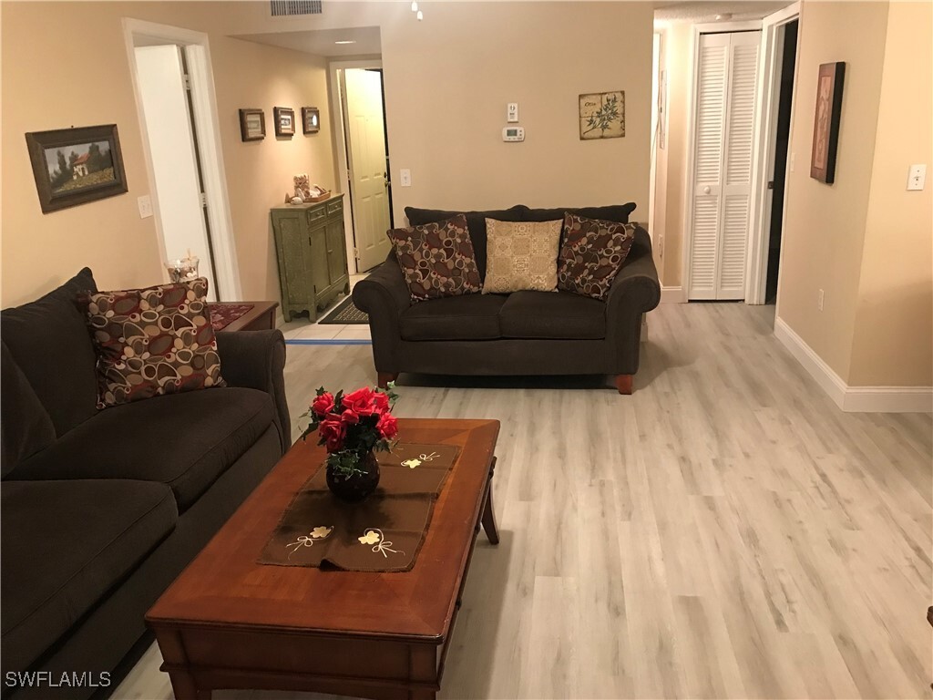Foto principal - 441 Quail Forest Blvd
