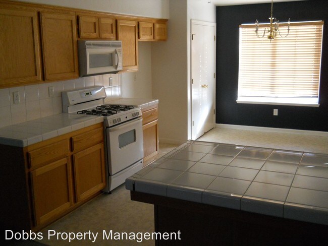 Building Photo - 228 Redwood Meadow Dr