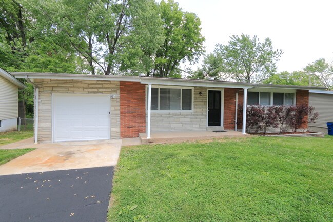 Building Photo - 10230 Greenvalley