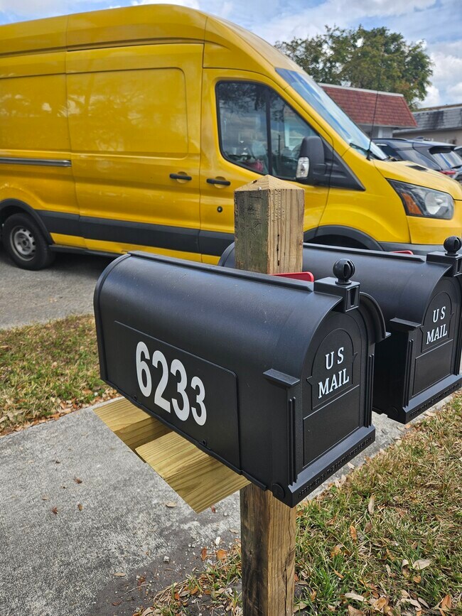 Foto del edificio - 6231 SW 37th Ct