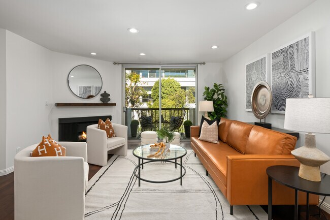 Foto del edificio - 8530 Holloway Dr