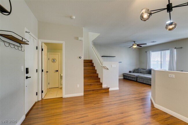 Foto del edificio - 5410 Coral Ribbon Ave