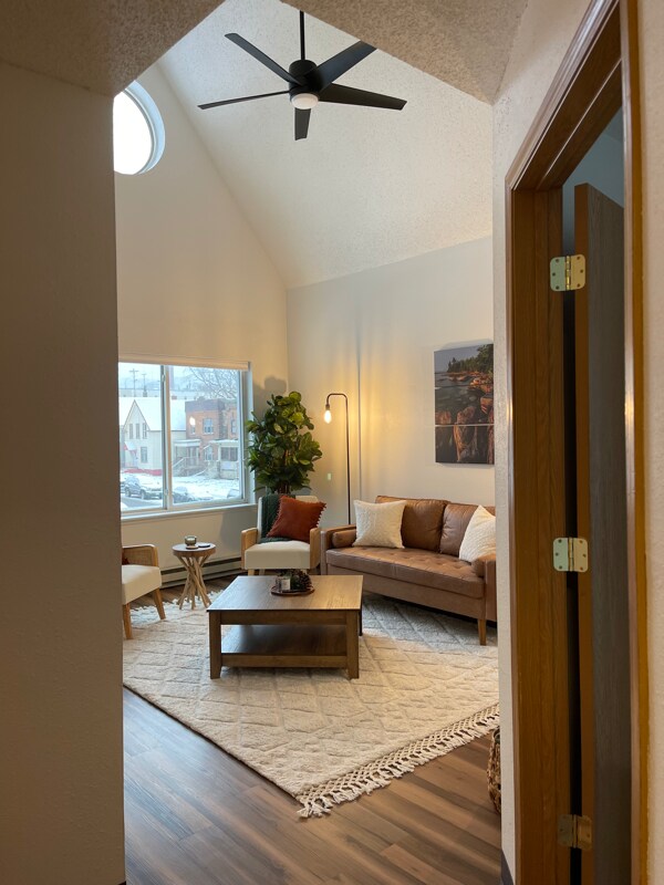 Foto del edificio - 730 E 2nd St