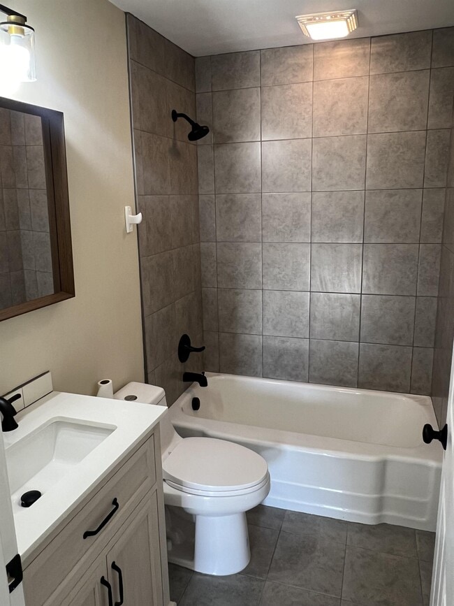 Building Photo - 390 Vickie Lee Dr