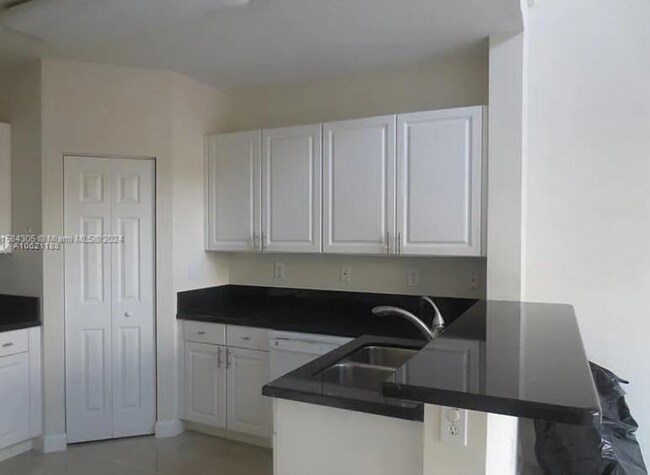 Building Photo - 7332 NW 112th Ct