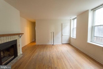 Building Photo - 526 Spruce St