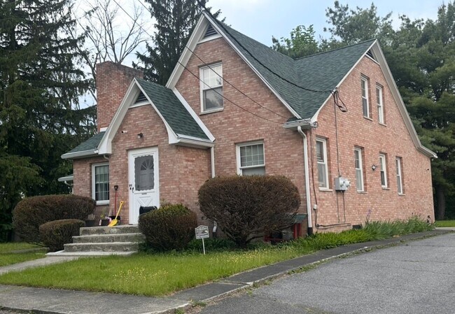 Foto del edificio - 99 Castle Creek Rd