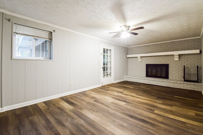 Building Photo - Refreshed 4-Bedroom Home in Riverdale, GA