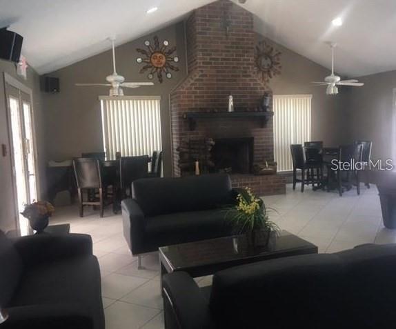 Foto del edificio - 1400 Gandy Blvd N