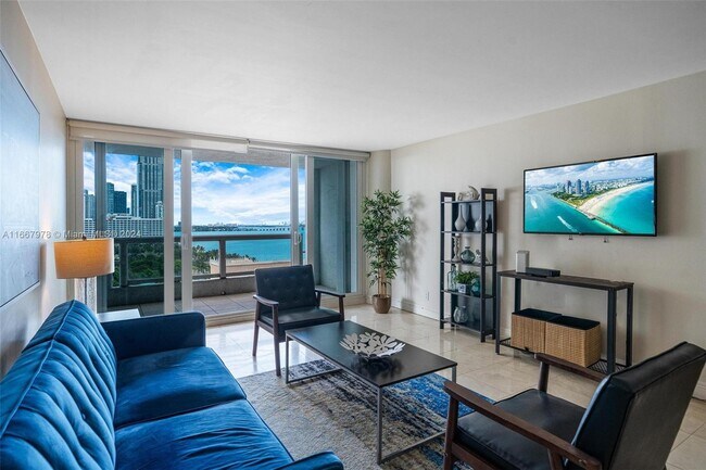 Building Photo - 1717 N Bayshore Dr