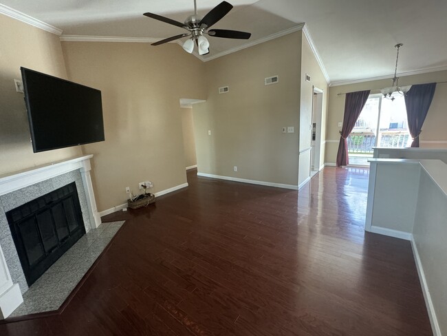 Building Photo - 1469 Bobolink Pl