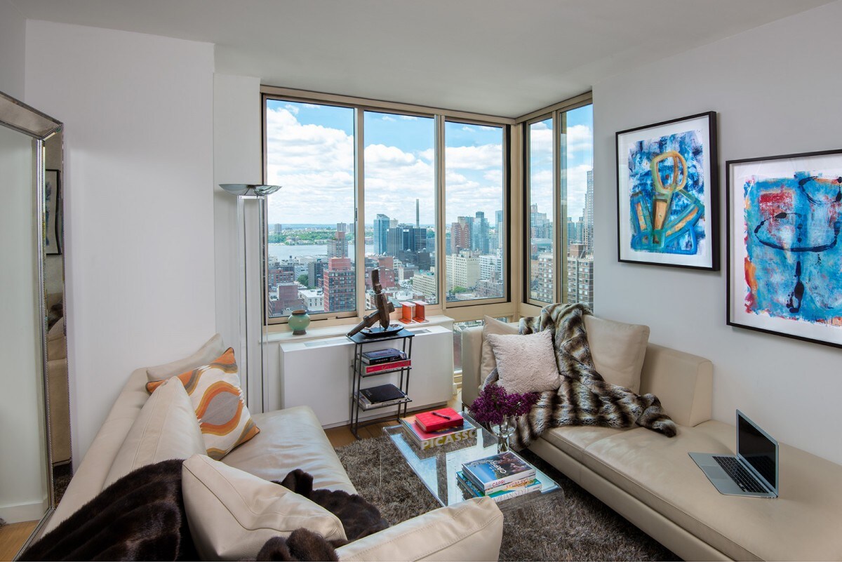 Foto principal - 260 W 54th St