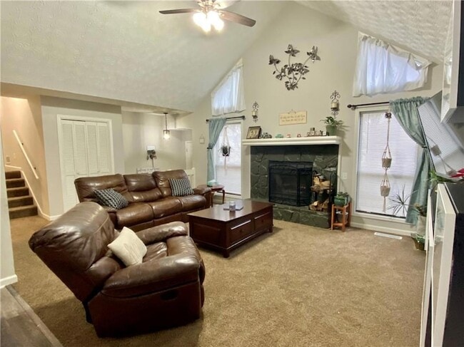 Photo - 1095 Mountain Springs Dr House