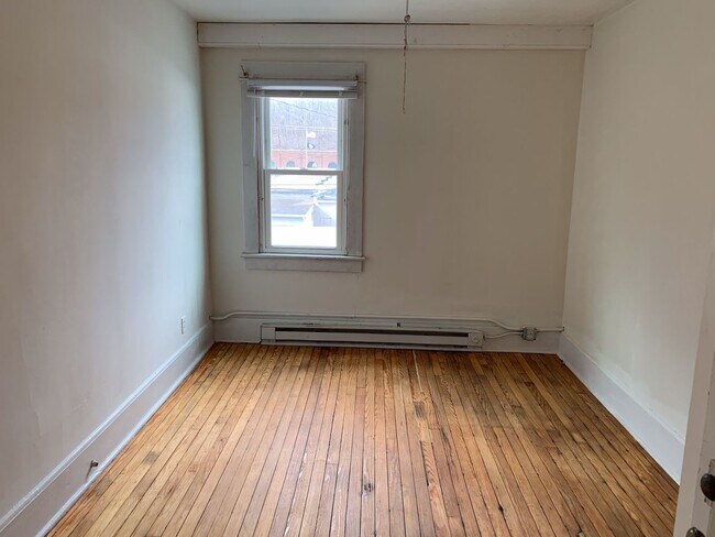 Foto del edificio - Downtown Buena Vista 2nd floor apartment 5...