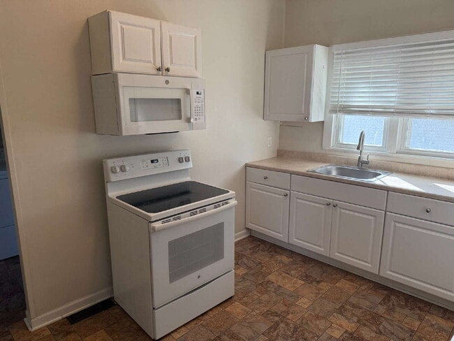 Building Photo - "1-Bed Oasis in Romeo: Cozy 650 Sq. Ft. Re...