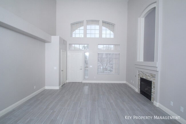 Building Photo - 268 Single Petal St