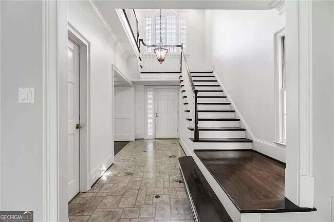 Foto del edificio - 460 Ivy Park Ln NE