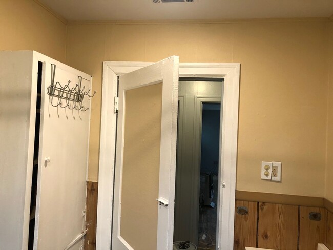 Building Photo - Please Call Century 21 United to set up yo...