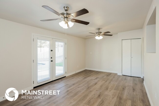 Building Photo - 2708 W Acoma Dr