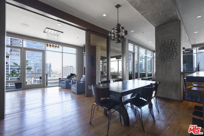 Foto del edificio - 1100 S Hope St