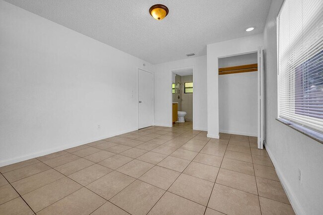 Foto del edificio - 336 NE 12th Ave