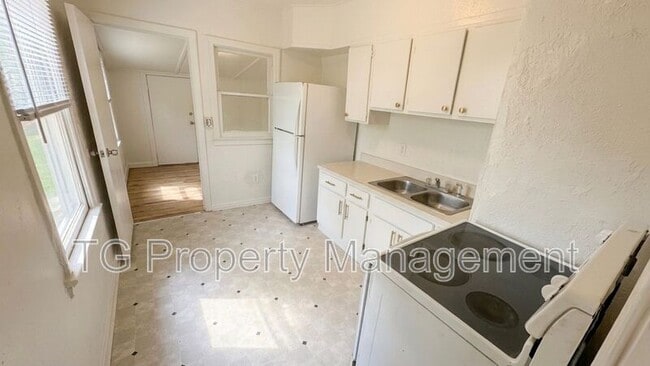 Foto del edificio - 916 W 28th St