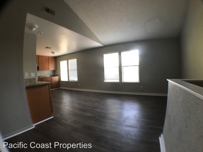 Building Photo - 5034 Manzanita Ave