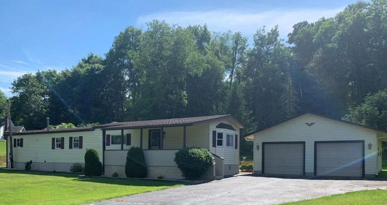 2420 Brian Ln, Hermitage, PA 16148 House Rental in Hermitage, PA