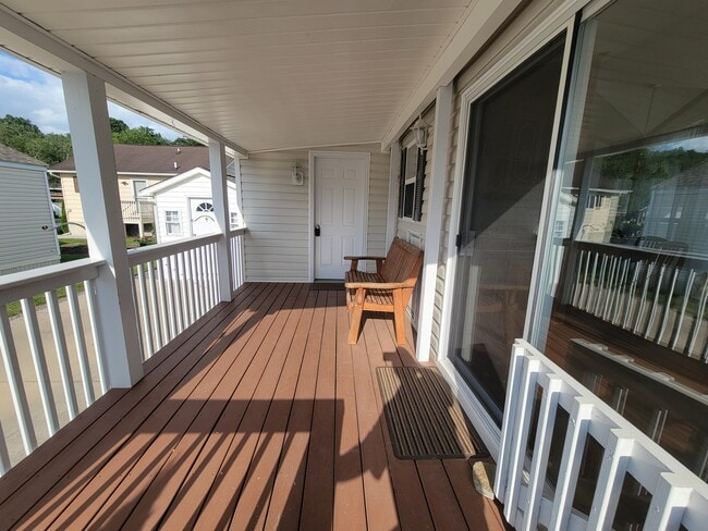 Building Photo - 21 Strollers Ln
