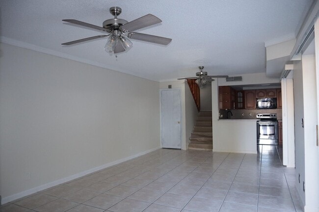 Foto del edificio - 6190 Seven Springs Blvd