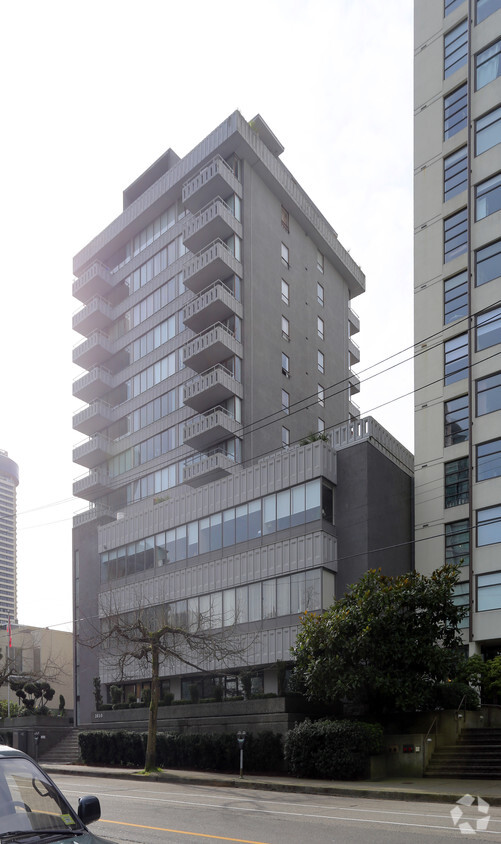 Building Photo - Brockton House