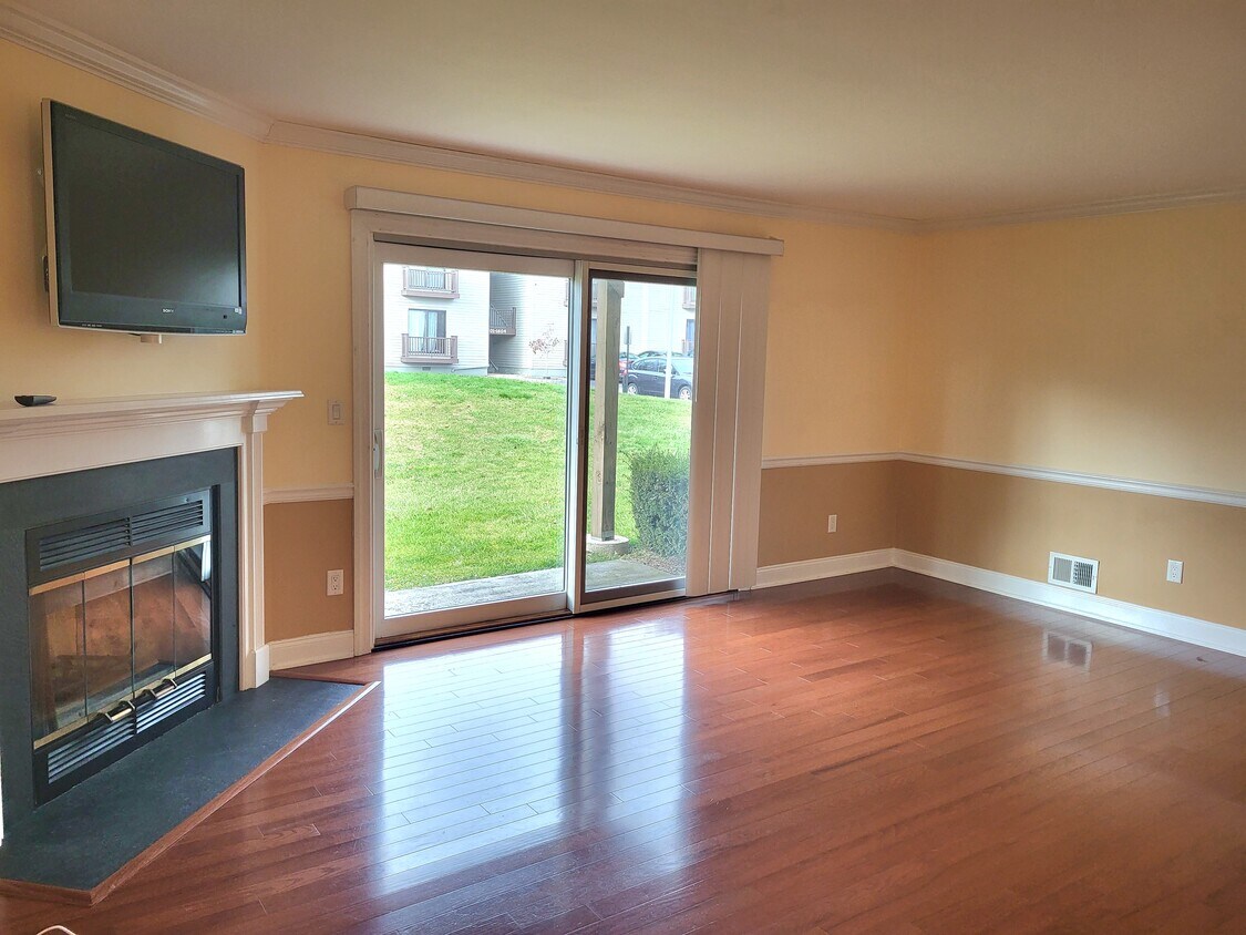 Foto principal - 1211 Spruce Hills Dr
