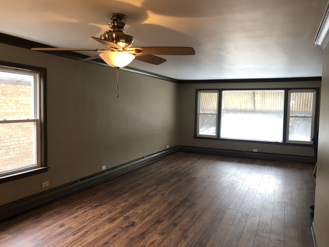 Foto principal - 10611 S Prairie Ave