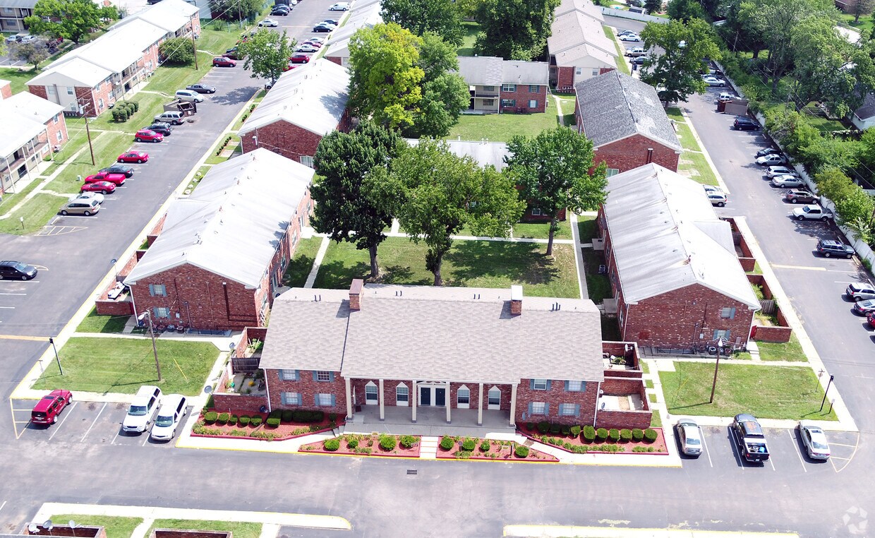 The Life at White Pines 3287 Tara Ct Indianapolis, IN