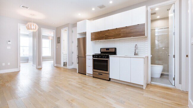 Building Photo - 1213 Rogers Ave