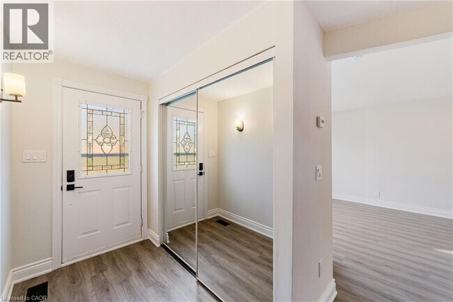 Photo du bâtiment - 2383 Kirk Rd