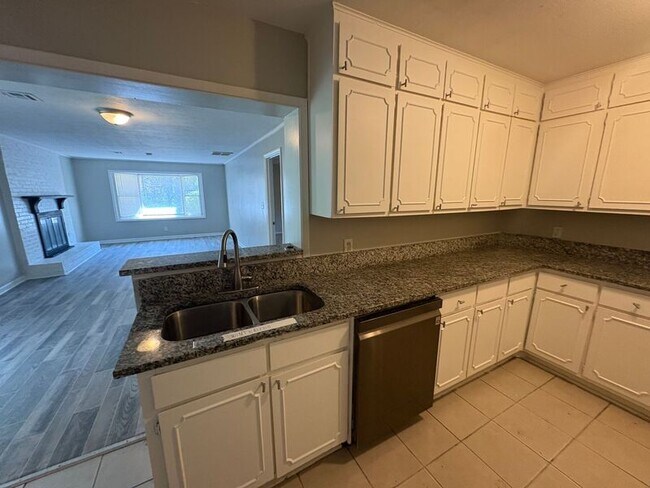 Foto del edificio - 4502 Vinson Ave