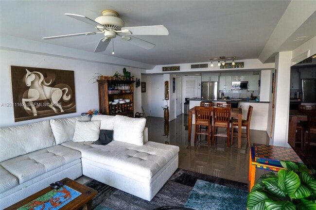 Foto del edificio - 2841 NE 163rd St