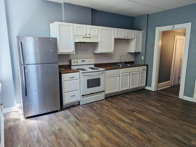 Building Photo - 4555 S Compton Ave