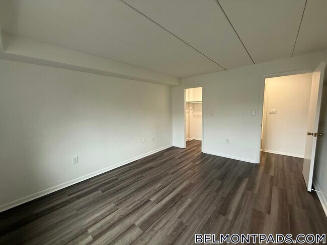 Foto del edificio - 53 Hill Rd